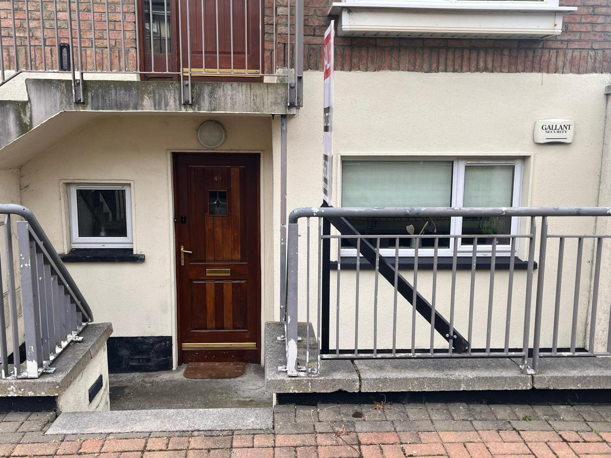 Cosy 2-bedroom Near Airport Apartment
