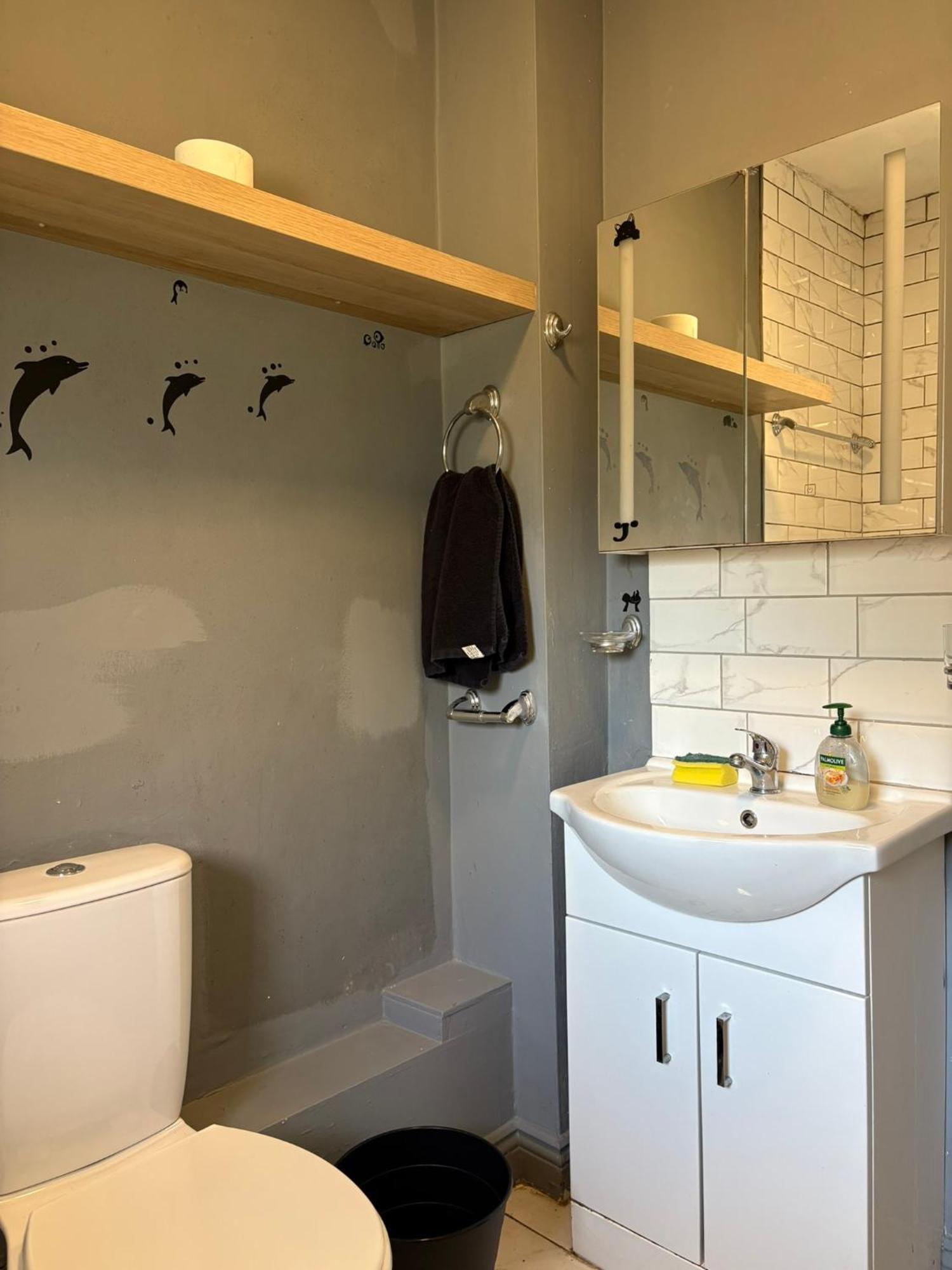 Apartment Cosy 2-bedroom Near Airport