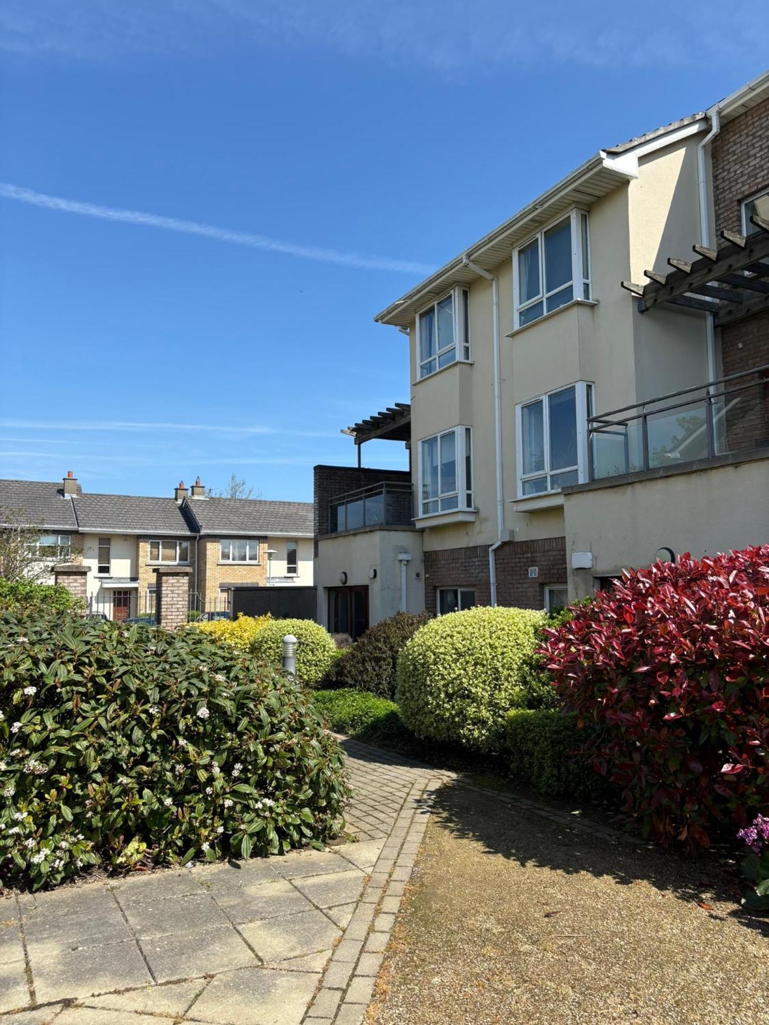Cosy 2-bedroom Near Airport *