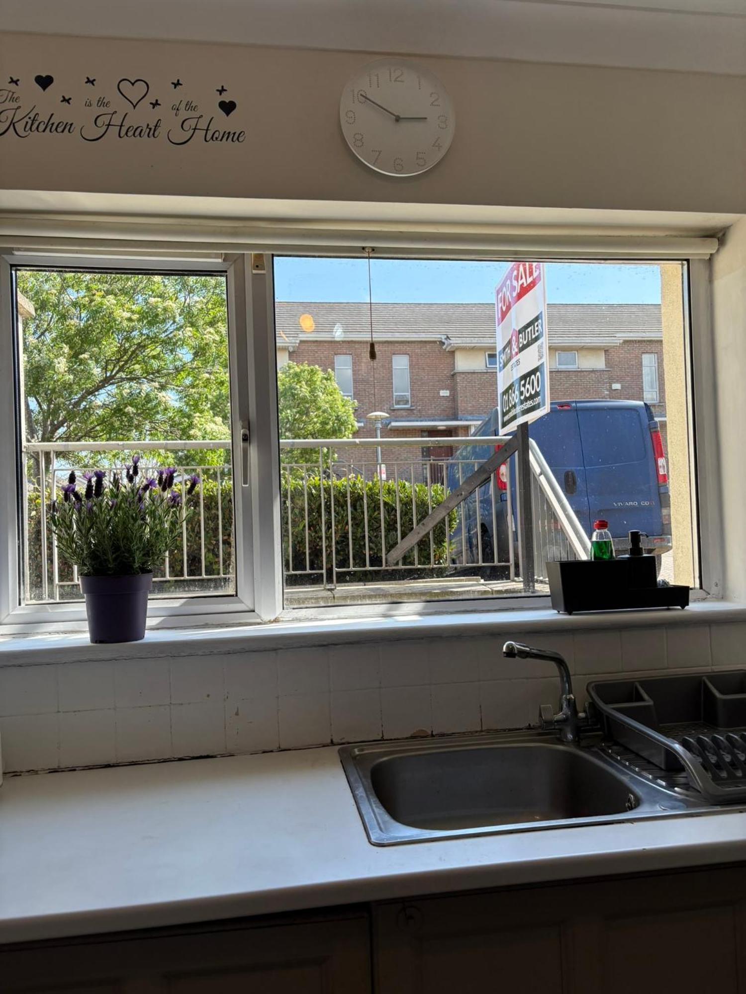 Cosy 2-bedroom Near Airport