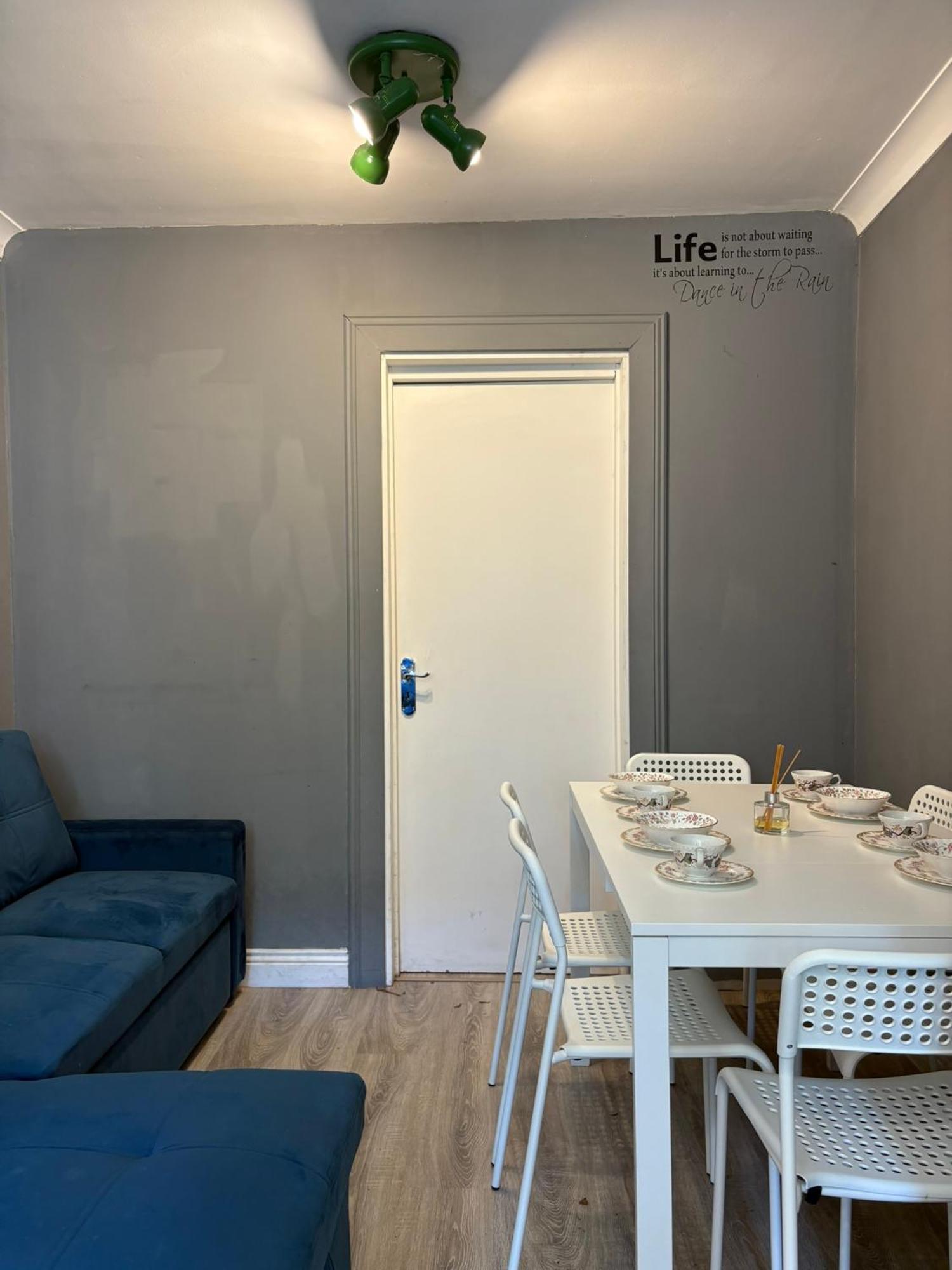 Cosy 2-bedroom Near Airport Apartment Dublin