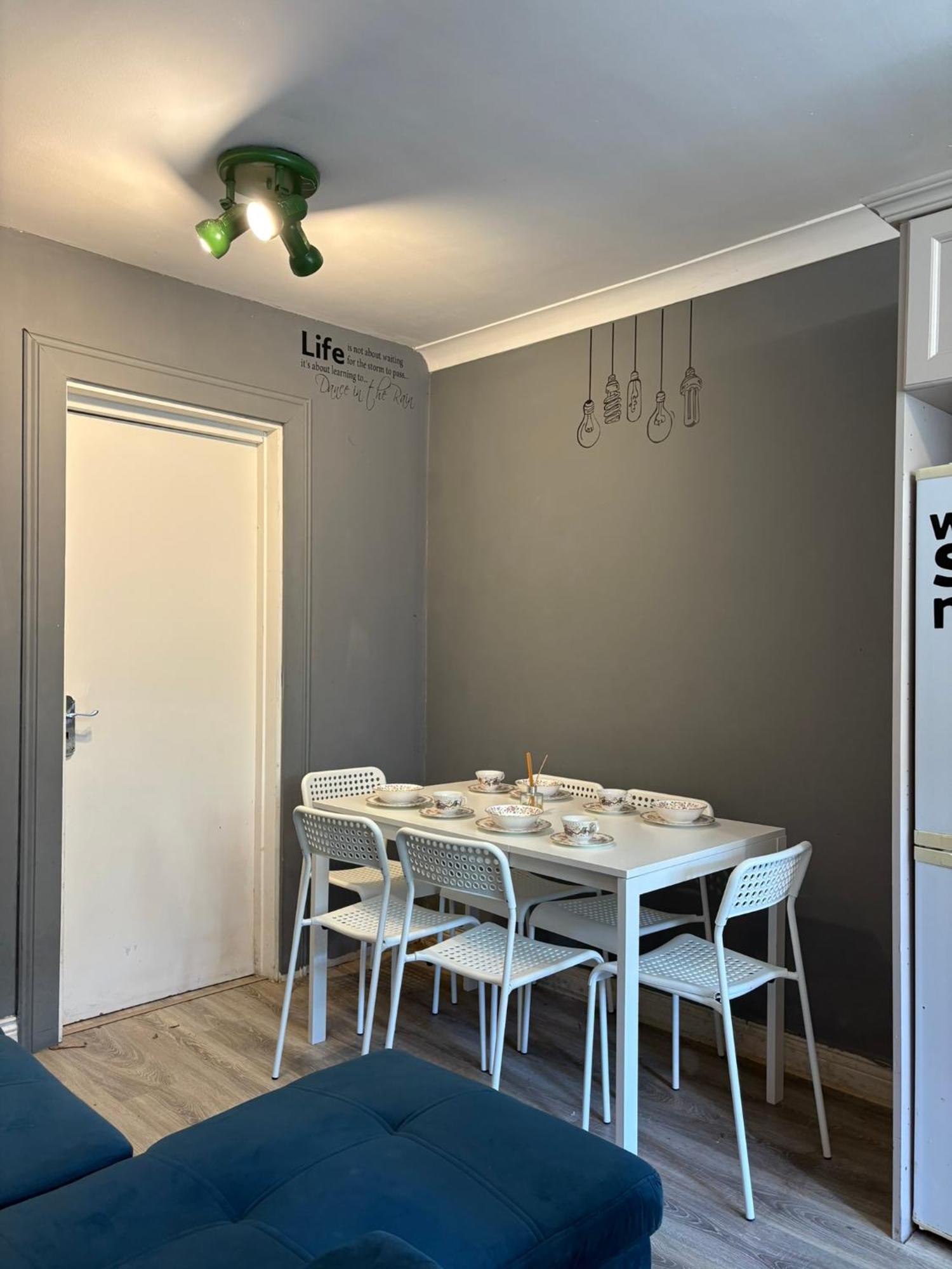 Apartment Cosy 2-bedroom Near Airport