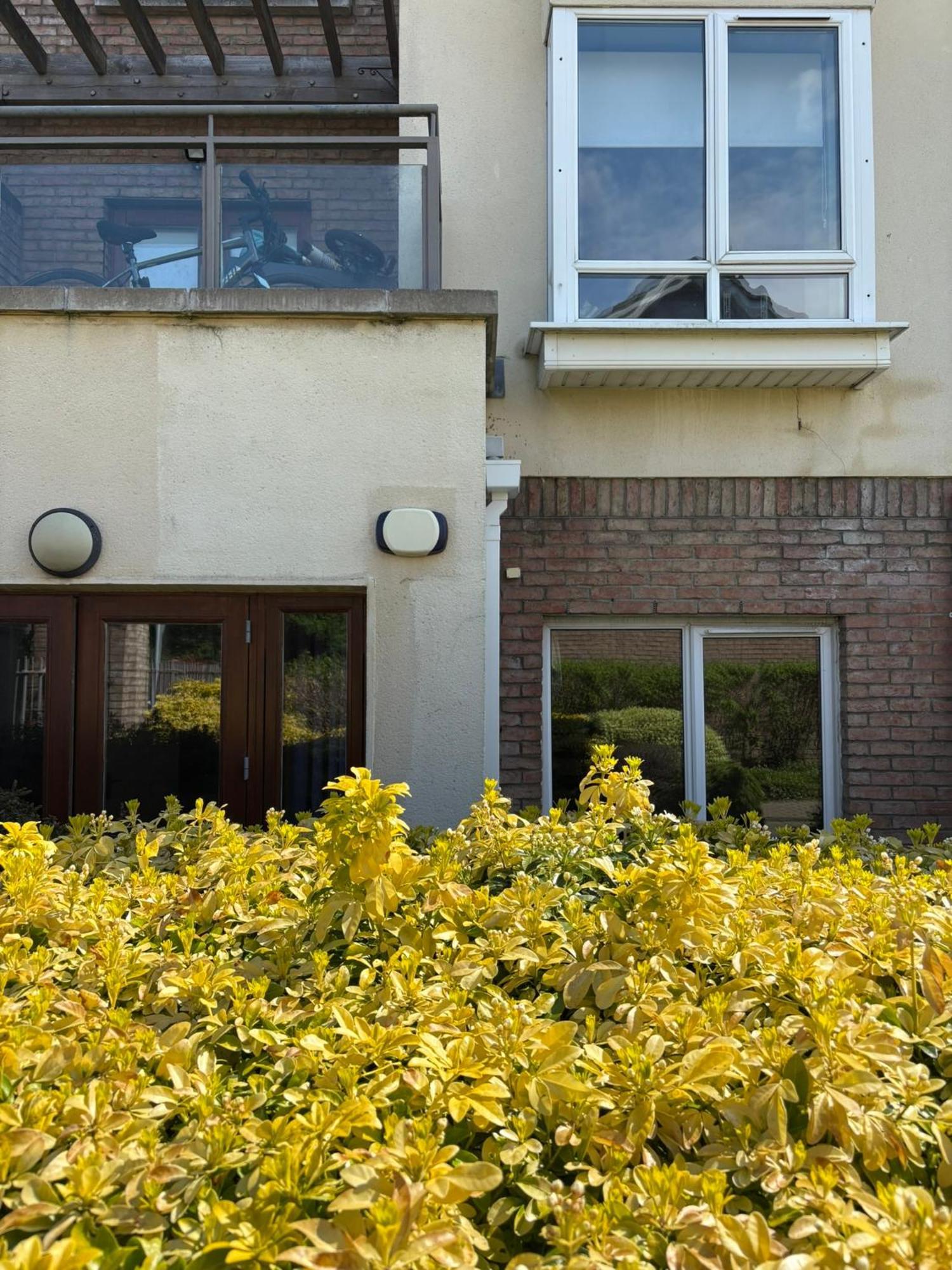 Cosy 2-bedroom Near Airport Apartment